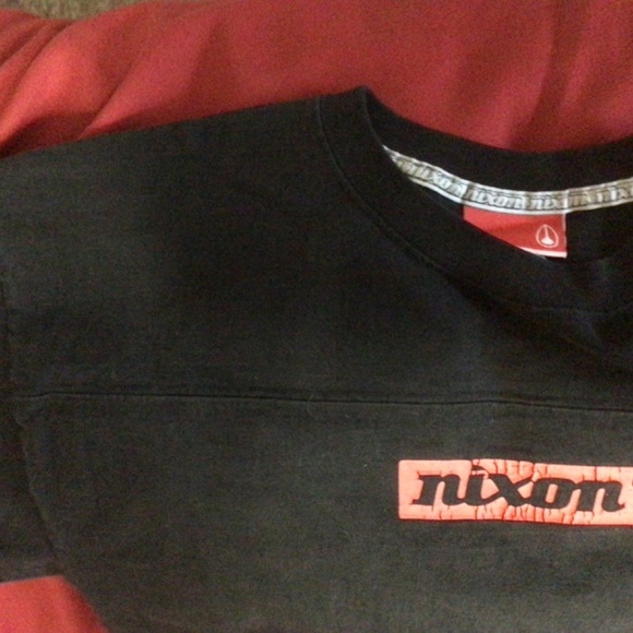 NIXON tshirt - Picture 2 of 2